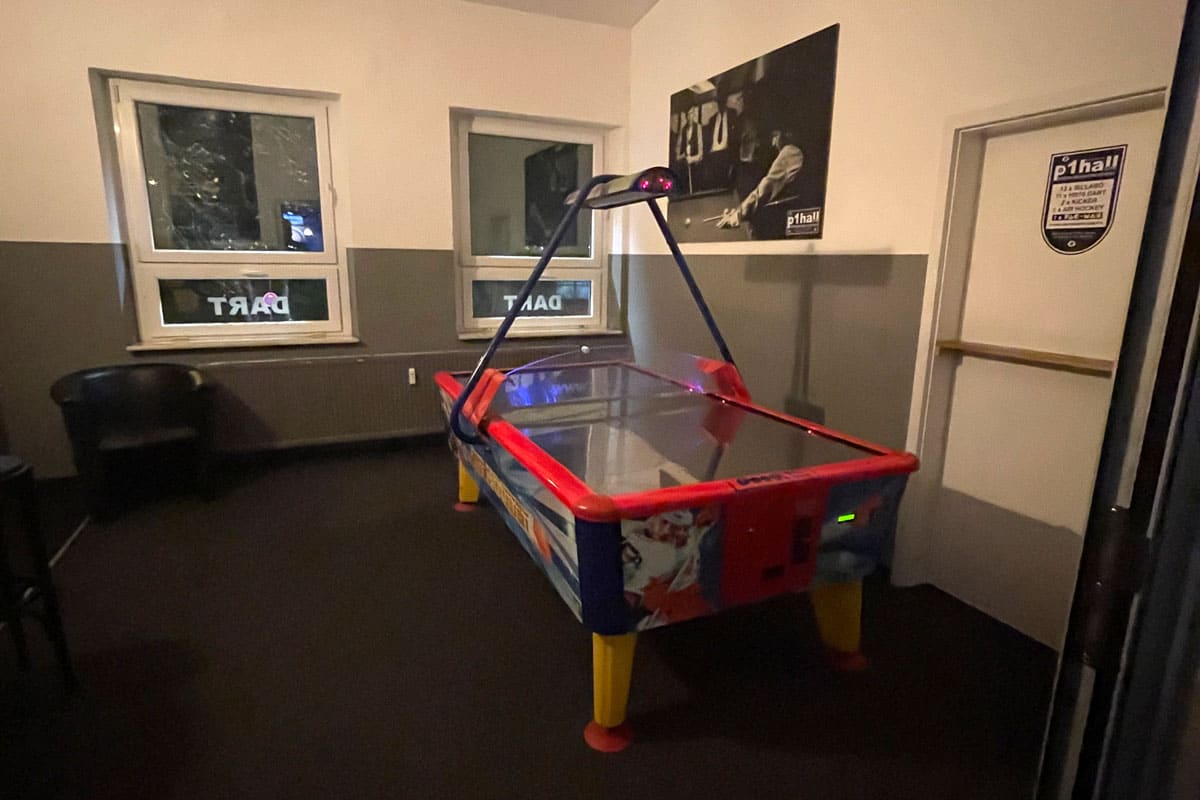 P1 Hall Airhockey